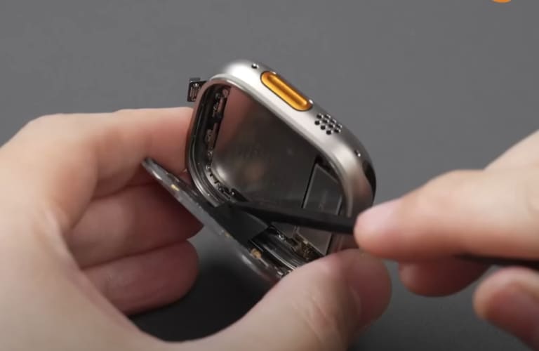 Nguyên nhân thay vỏ Apple Watch Ultra