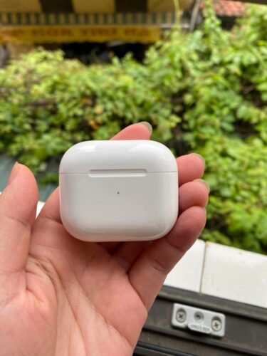 Hộp Sạc Airpod 2 Chính Hãng Có Đắt Không? Cập Nhật Giá 2025