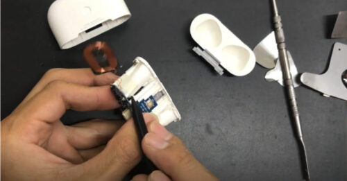 Hướng dẫn cách tháo tai nghe airpod khỏi thiết bị và phụ kiện