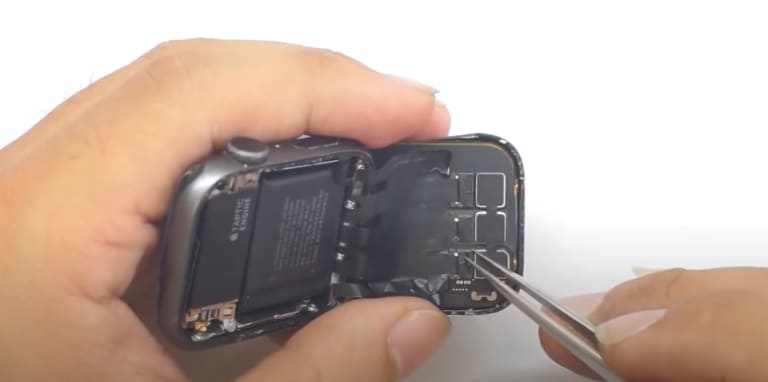 thay kính apple watch series 4 ép kính zin giá rẻ