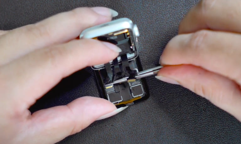 sửa apple watch series 3 hư màn cảm ứng