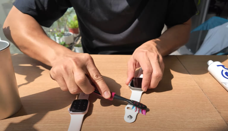 làm sạch dây cao su apple watch hiệu quả