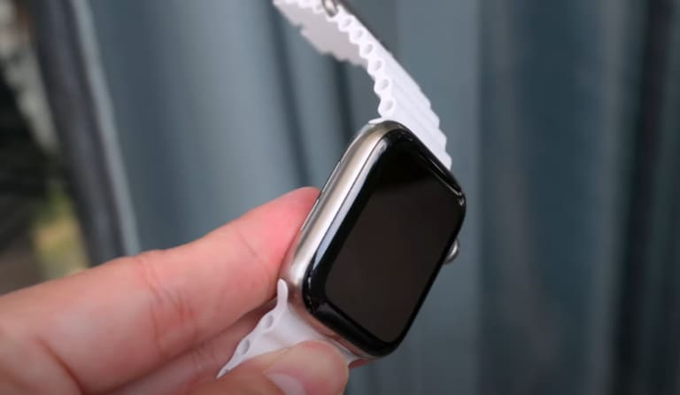 xước màn hình apple watch không dán bảo vệ