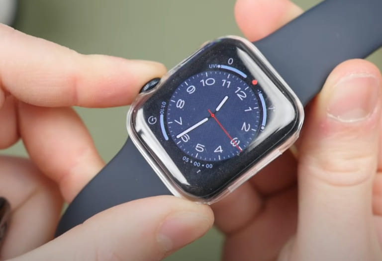 xước màn hình apple watch sâu rõ nét