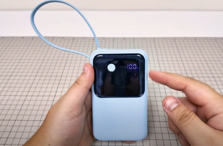 pin sạc dự phòng nhỏ gọn dễ mang