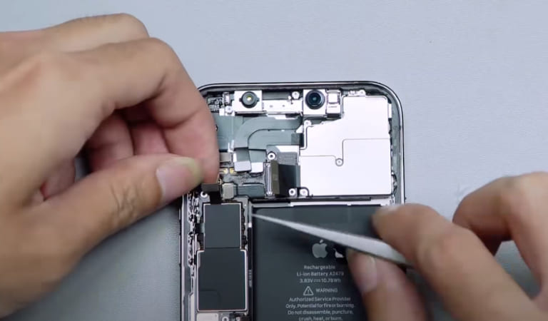 sửa iphone 12 không sạc được
