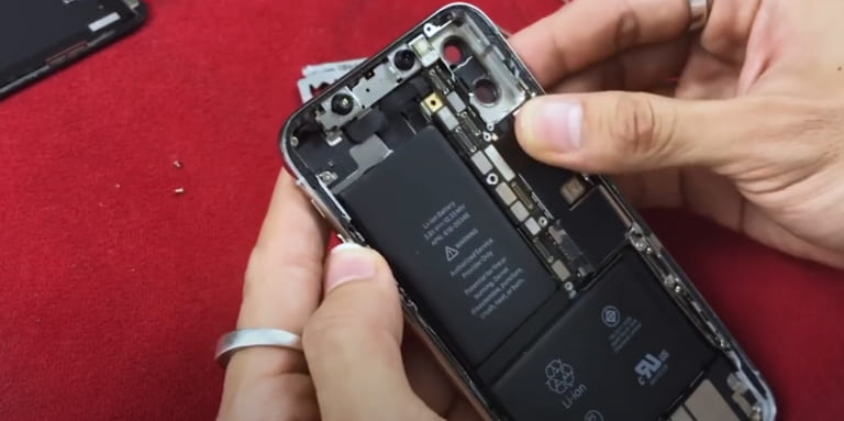 sửa iphone X bị đen màn hình