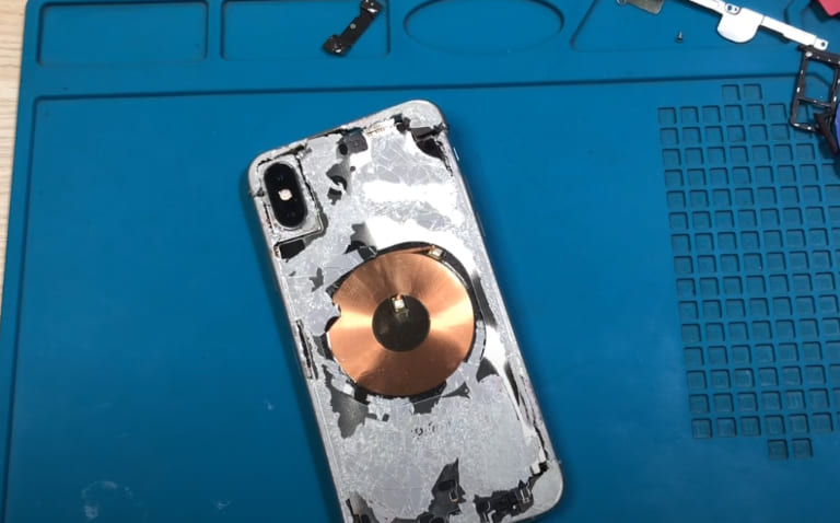 sửa iPhone XS không sạc được