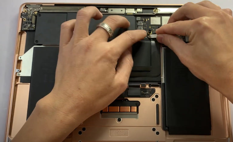 sửa macbook lỗi khởi động