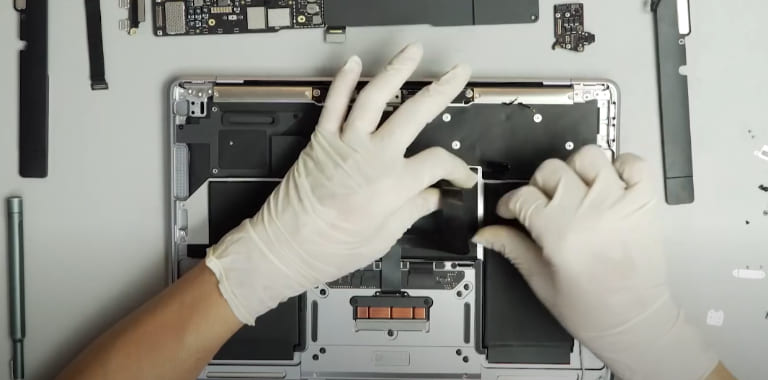 sửa macbook bị vỡ màn hình