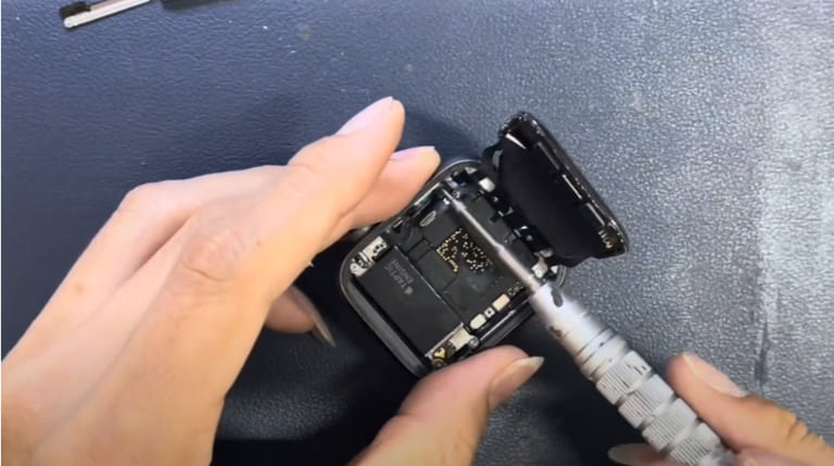 sửa nút nguồn Apple Watch không nhấn