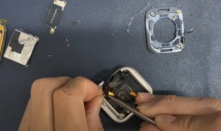 thay đế sạc Apple Watch chính hãng
