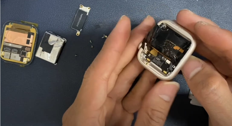 thay đế sạc Apple Watch không vào điện