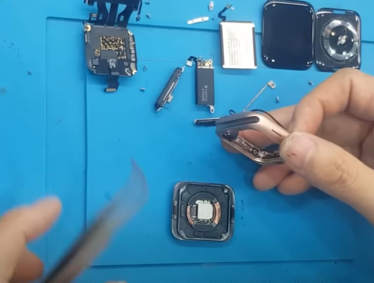 thay đế sạc Apple Watch giá rẻ