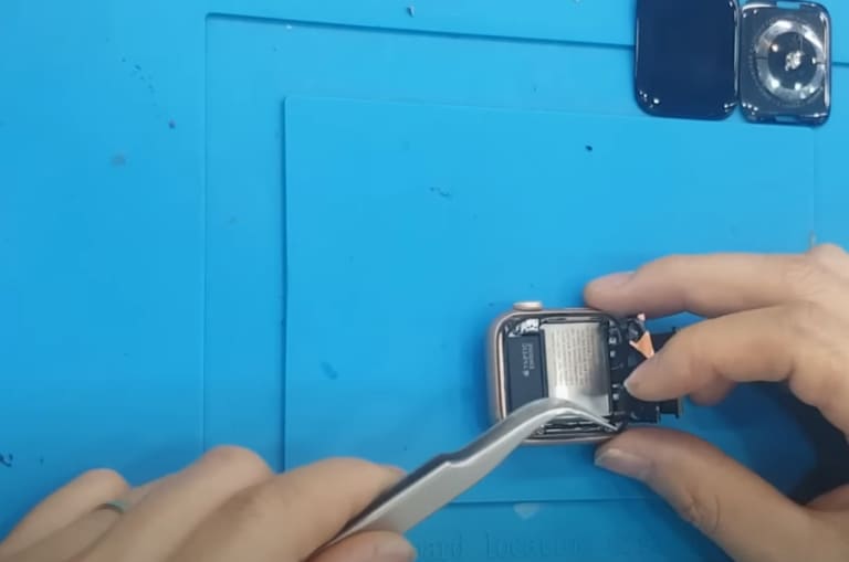 thay đế sạc Apple Watch bị hỏng