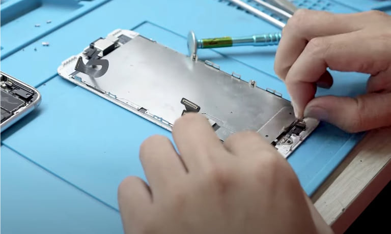 thay kính điện thoại iPhone lấy ngay