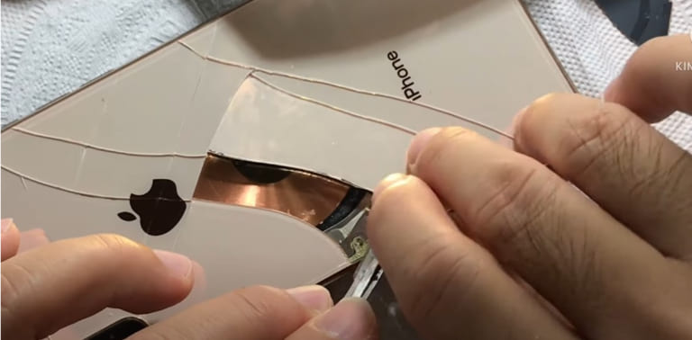 thay kính lưng iPhone chất lượng cao