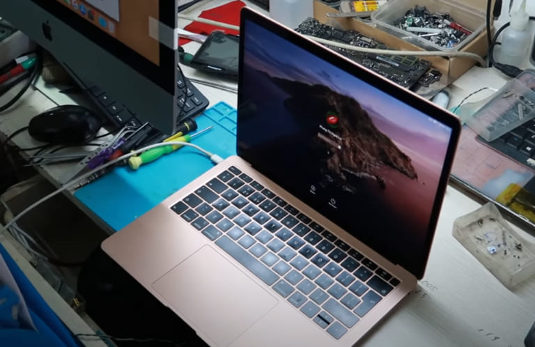 thay màn hình macbook air giá rẻ