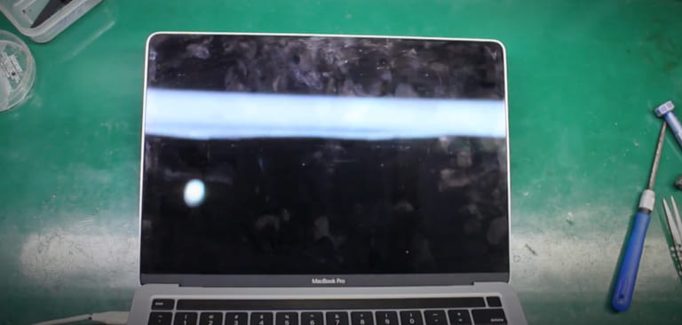 thay màn hình macbook pro lấy ngay