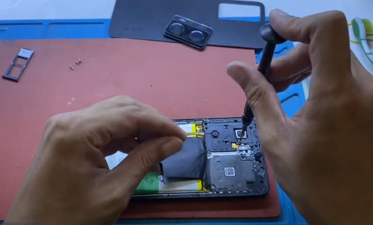 thay màn hình oppo bị sọc kim