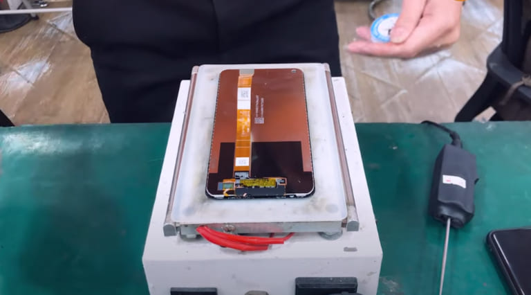 thay mặt kính oppo ép kính kỹ thuật cao