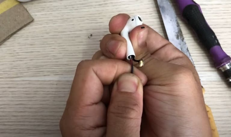 thay pin airpods chất lượng cao