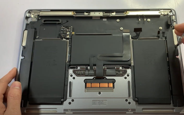 thay pin macbook air uy tín hà nội